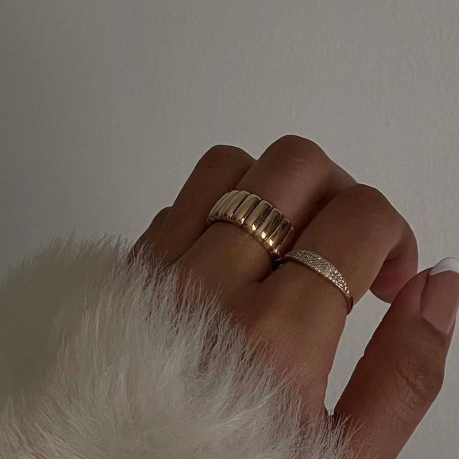 Dazzle Gold Ring - Image 2